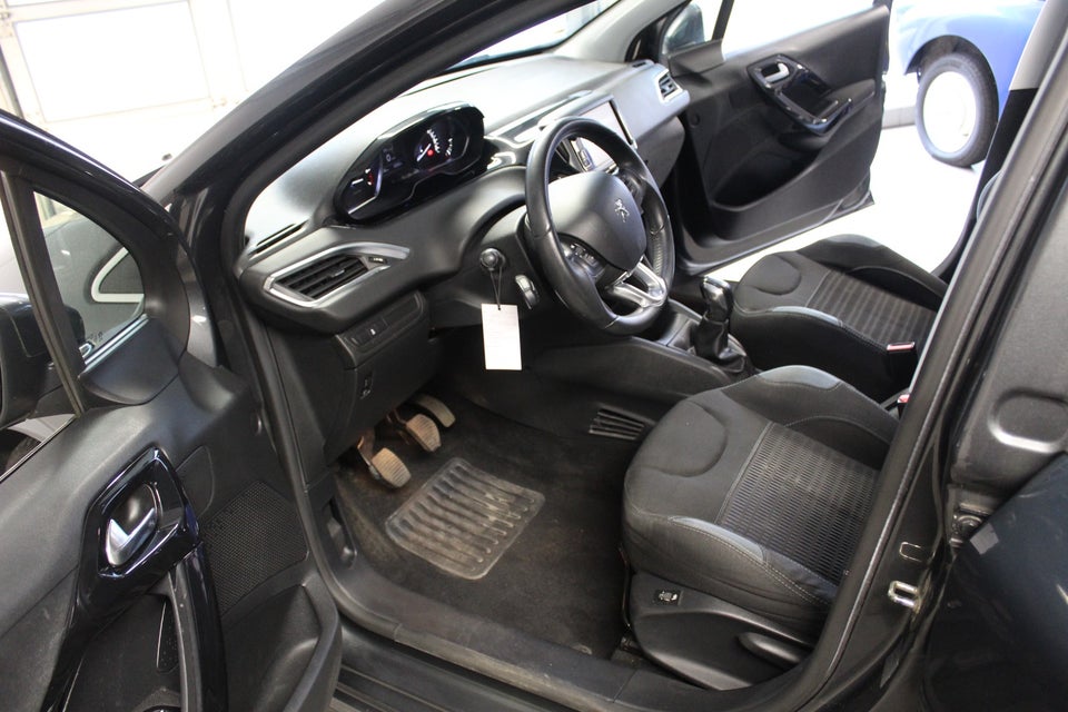 Peugeot 208 1,2 VTi Allure 5d