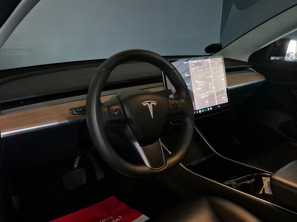 Tesla Model 3 Standard Range+ RWD 4d