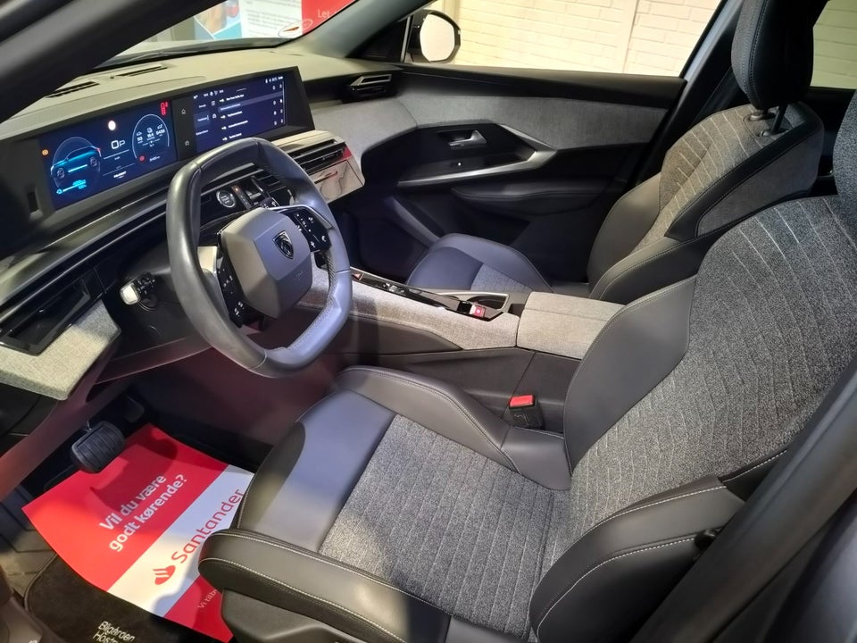 Peugeot e-5008 77 Allure 7prs 5d