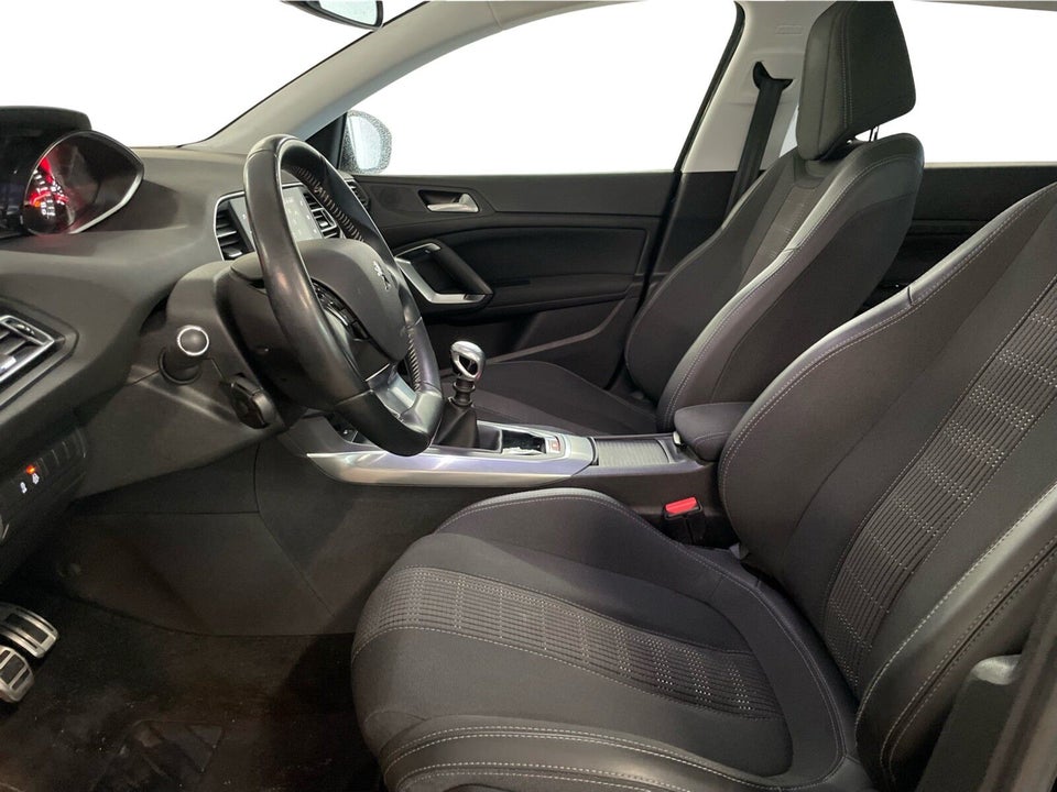 Peugeot 308 1,5 BlueHDi 130 Infinity SW 5d