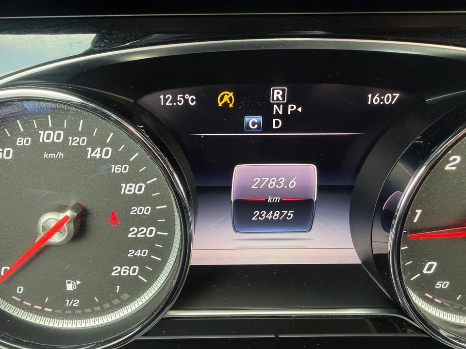 Mercedes E220 d 2,0 AMG Line aut. 4d