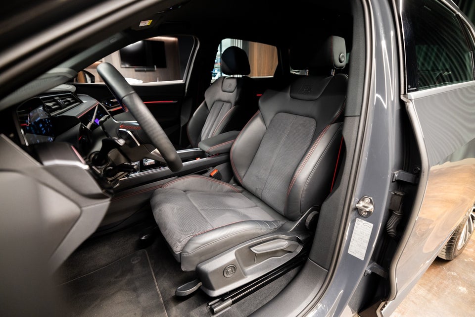 Audi Q8 e-tron 55 S-line quattro 5d