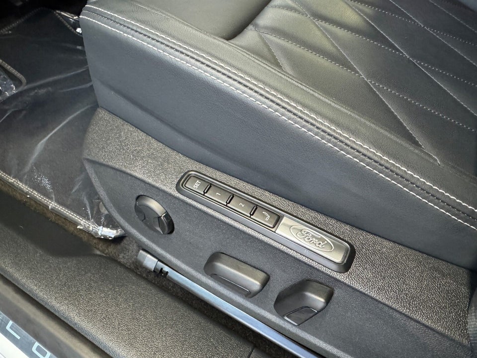 Ford Explorer 82 Premium Extended Range 5d