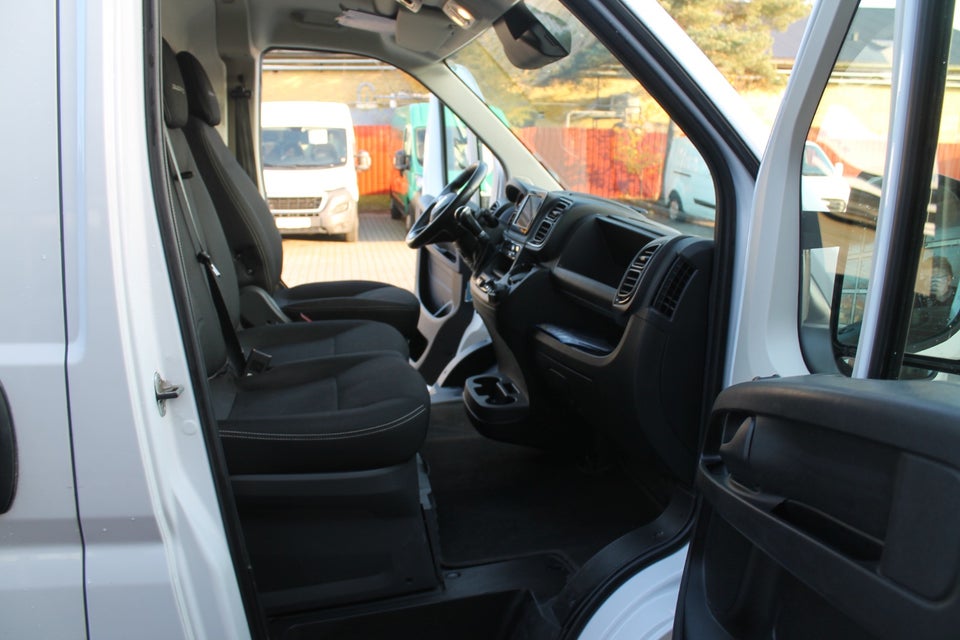 Fiat Ducato 35 2,2 MJT 140 Kassevogn L3H2 Pro+ aut.