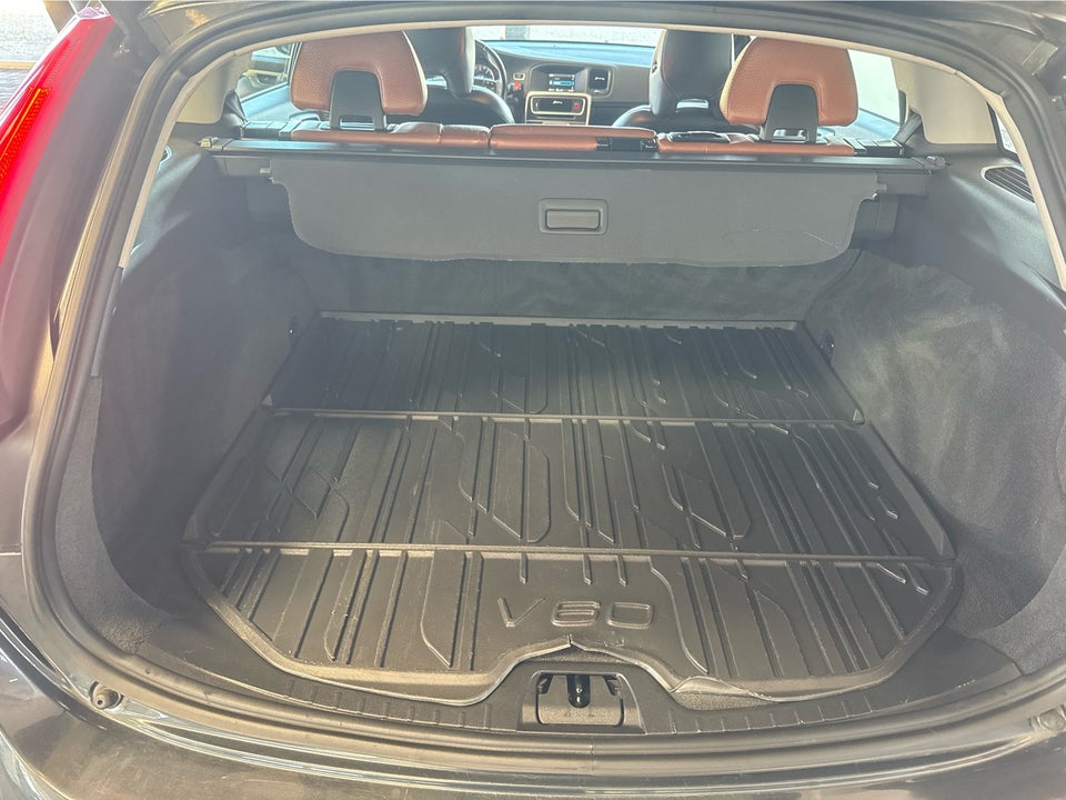 Volvo V60 1,6 DRIVe Momentum 5d