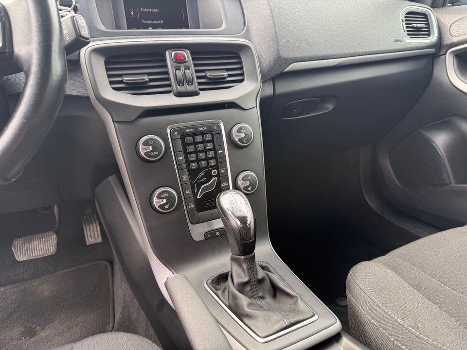 Volvo V40 1,6 D2 115 Momentum aut. 5d