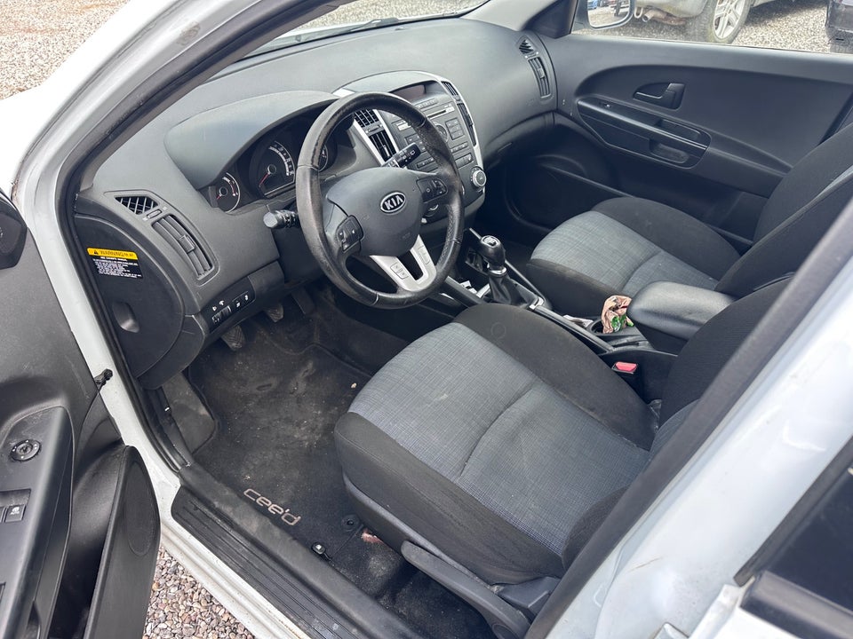 Kia Ceed 1,6 CRDi 115 Active Fashion SW 5d