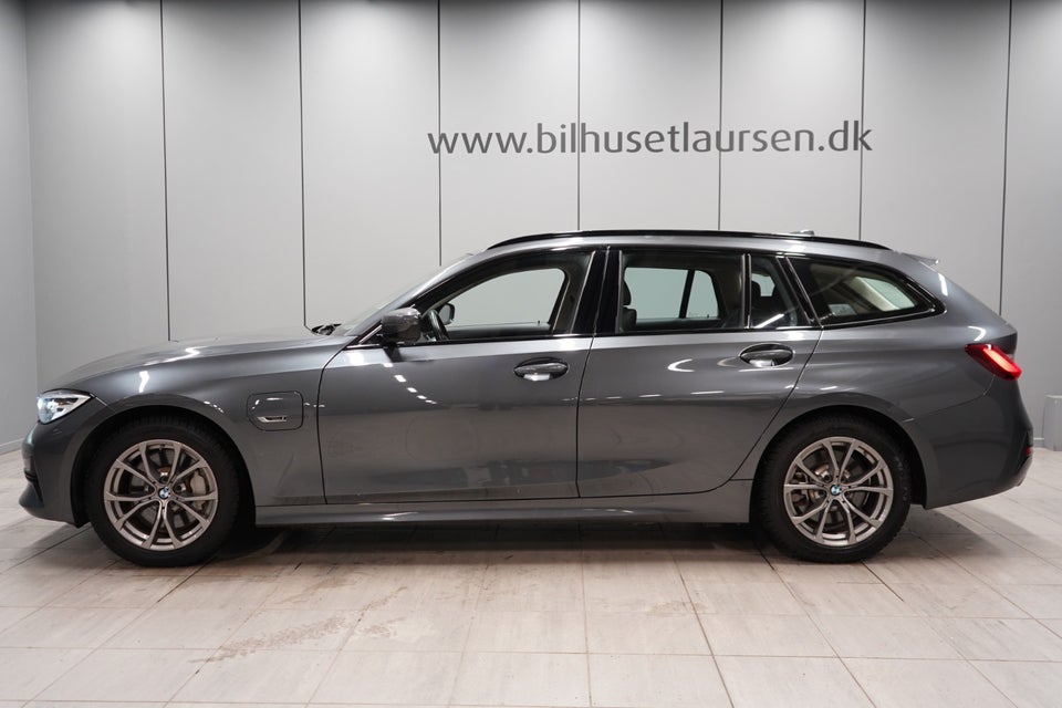 BMW 330e 2,0 Touring Sport Line aut. 5d