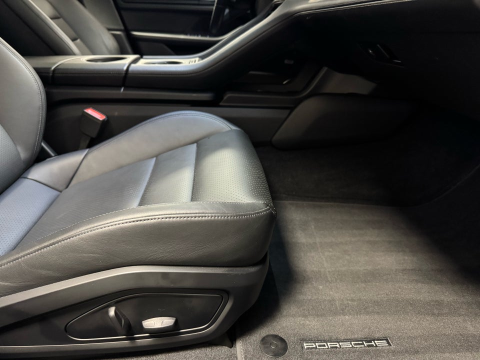 Porsche Taycan 4 Performance+ Cross Turismo 5d