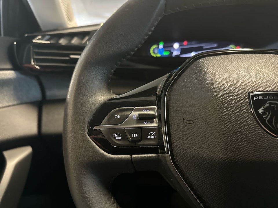 Peugeot 308 1,6 Hybrid First Selection+ EAT8 5d