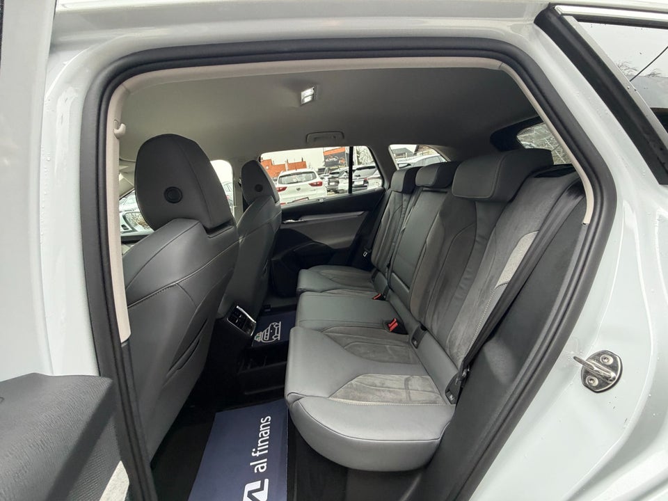 Skoda Enyaq 80x iV Maxx 5d