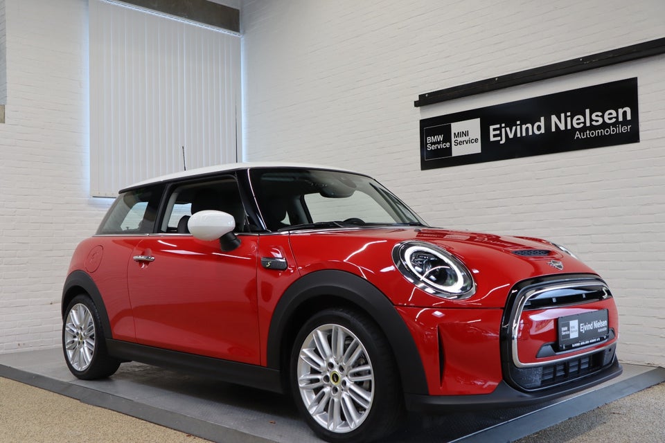 MINI Cooper SE Essential 3d