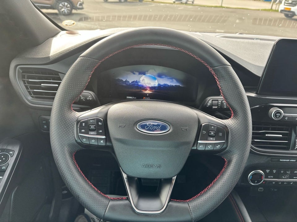 Ford Kuga 1,5 EcoBoost ST-Line X 5d