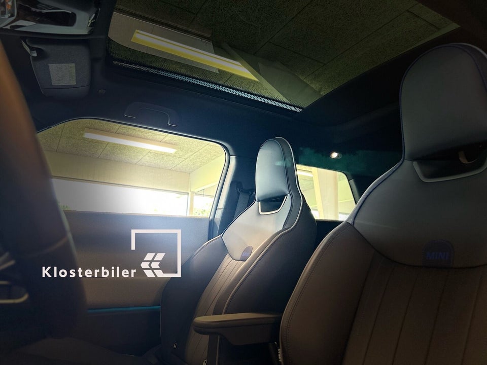 MINI Cooper SE Favoured Trim XL 3d