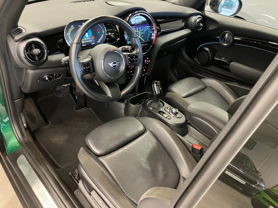 MINI Cooper SE Essential 3d