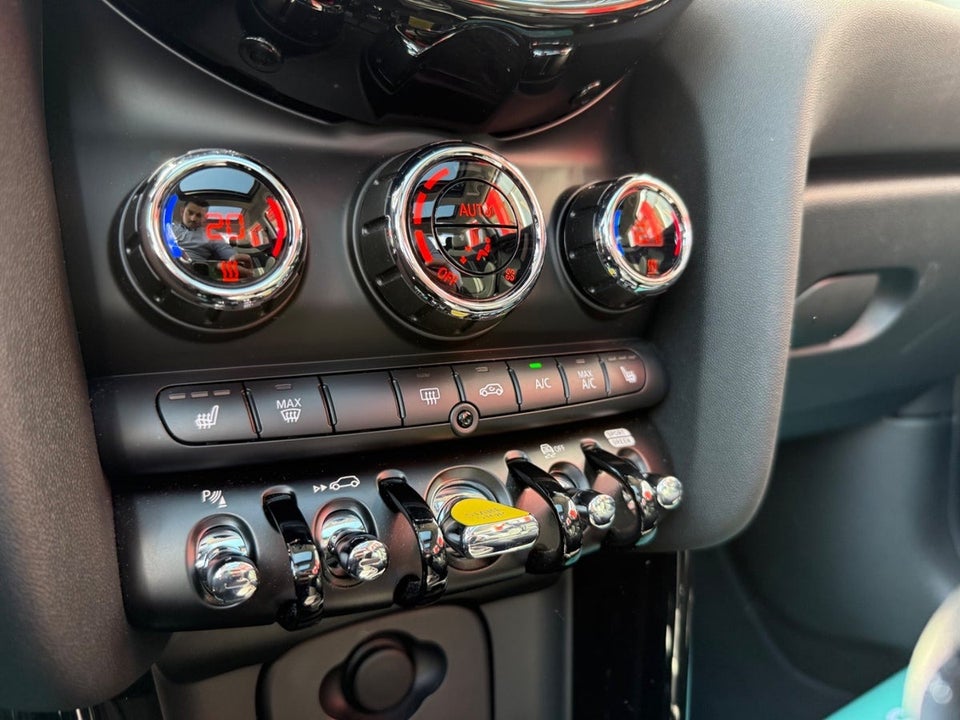 MINI Cooper SE Classic Trim 3d