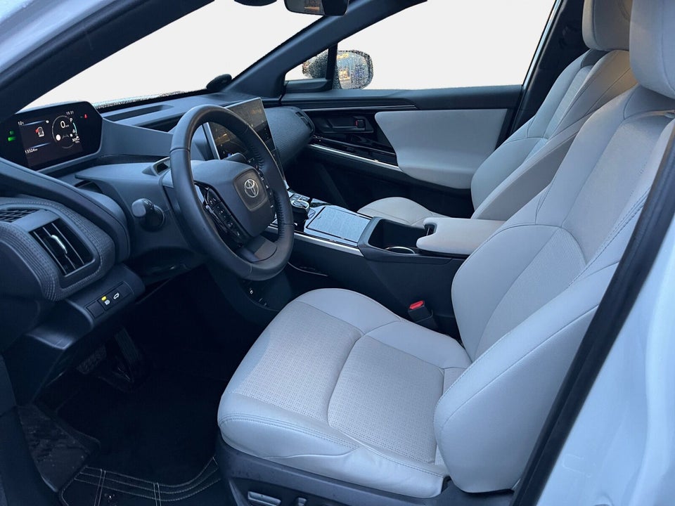 Toyota bZ4X Executive AWD 5d