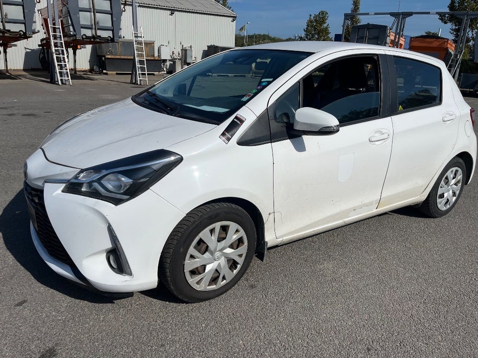 Toyota Yaris 1,0 VVT-i T1 Van 3d