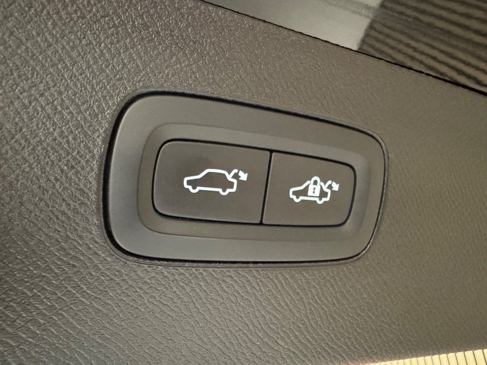 Volvo XC90 2,0 T8 ReCharge Ultra Dark aut. AWD 7prs 5d