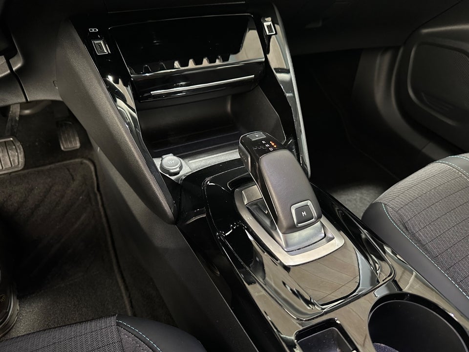 Peugeot 2008 1,2 PureTech 130 Allure Pack EAT8 Van 5d