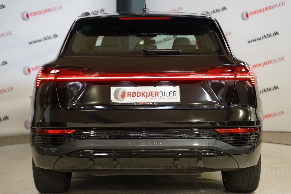 Audi Q8 e-tron 55 S-line quattro 5d