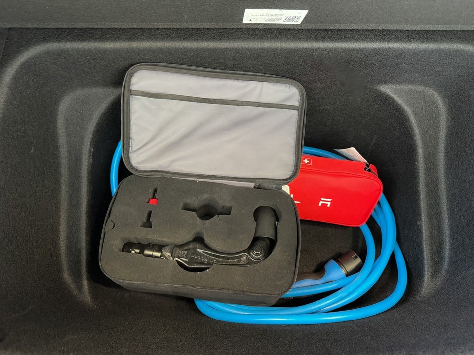 Tesla Model Y Long Range AWD 5d