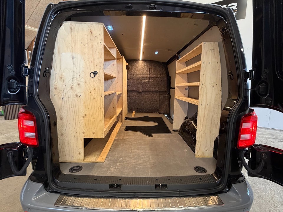 VW Transporter 2,0 TDi 150 Kassevogn DSG lang