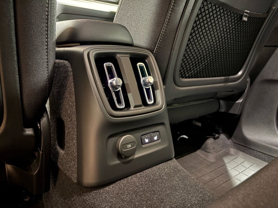 Volvo XC40 1,5 T5 ReCharge Plus Dark aut. 5d