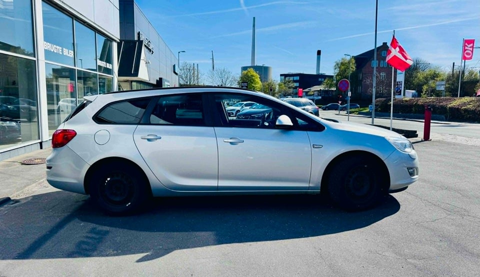 Opel Astra 1,4 T 140 Enjoy Sports Tourer 5d