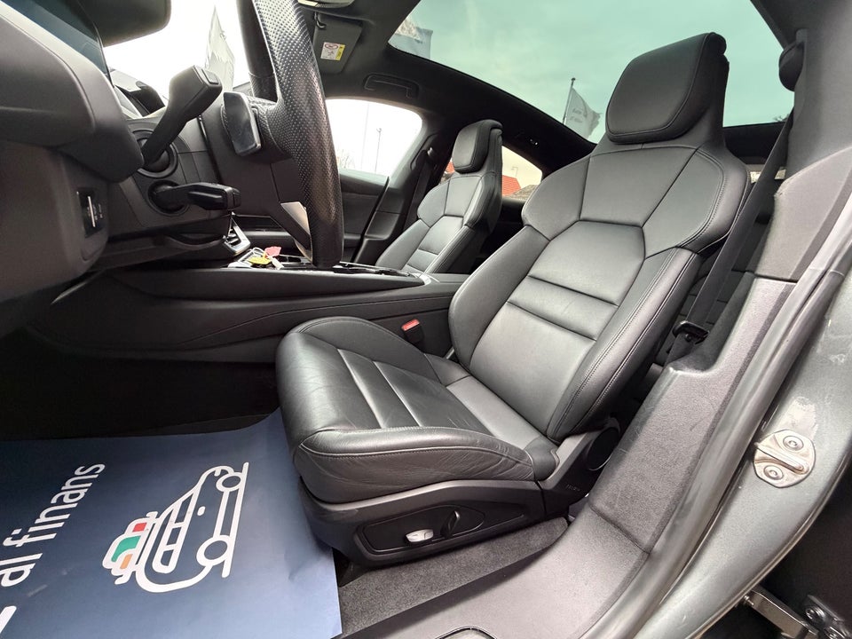 Audi e-tron GT quattro 4d