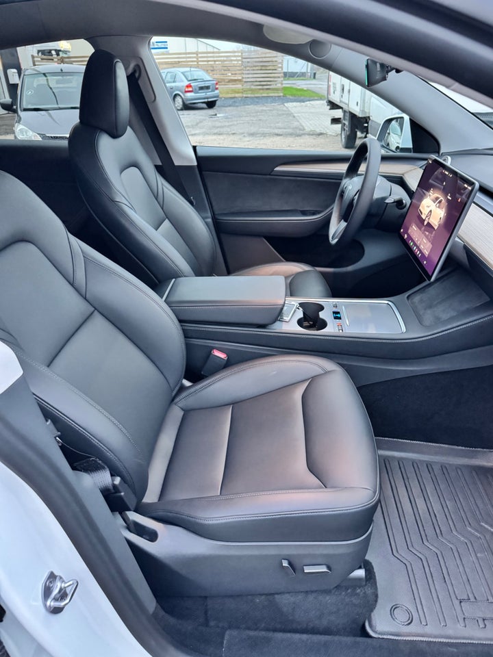 Tesla Model Y RWD 5d