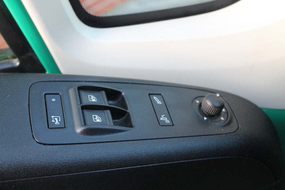 Peugeot Boxer 333 2,2 BlueHDi 140 L3H2 Premium