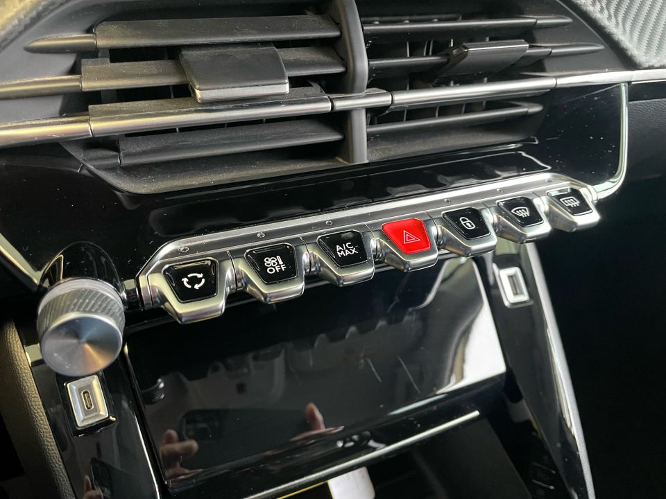 Peugeot e-208 50 Style 5d