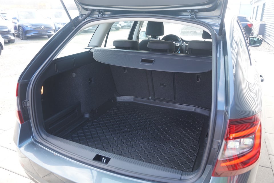 Skoda Octavia 1,6 TDi 115 Style Combi DSG 5d