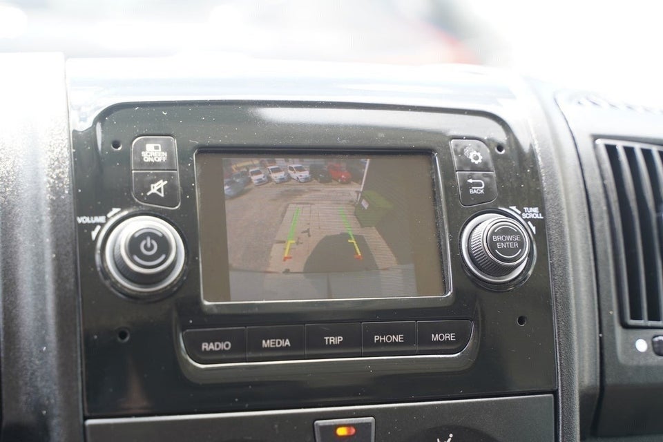 Peugeot Boxer 333 2,0 BlueHDi 130 L3H2 Premium+