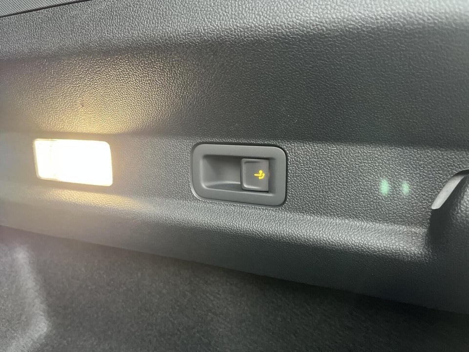 Ford Capri 77 Premium Extended Range 5d