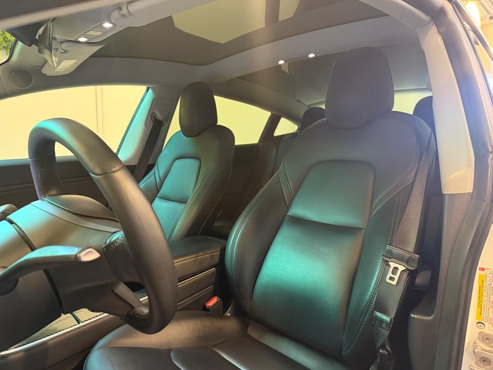 Tesla Model 3 Long Range AWD 4d