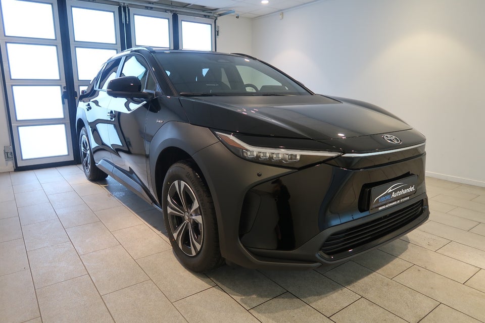 Toyota bZ4X Executive 5d