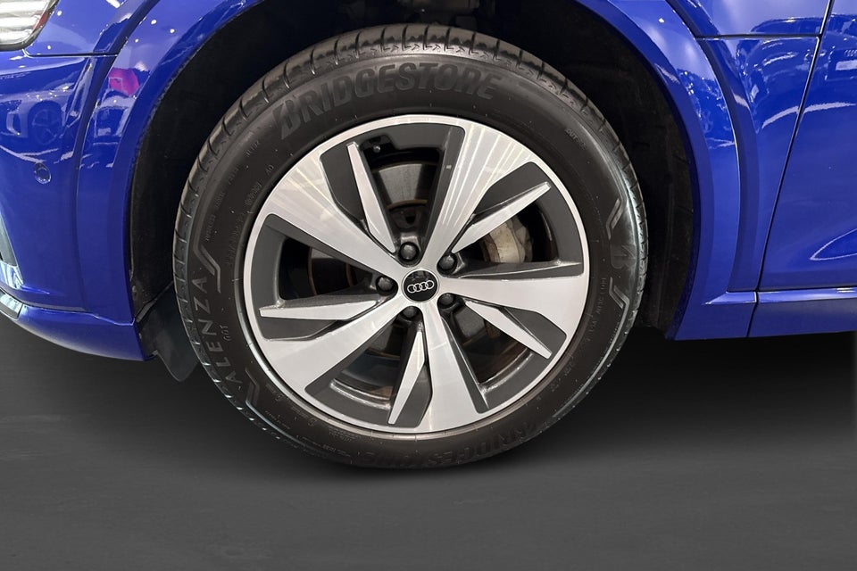 Audi Q8 e-tron 55 S-line quattro 5d