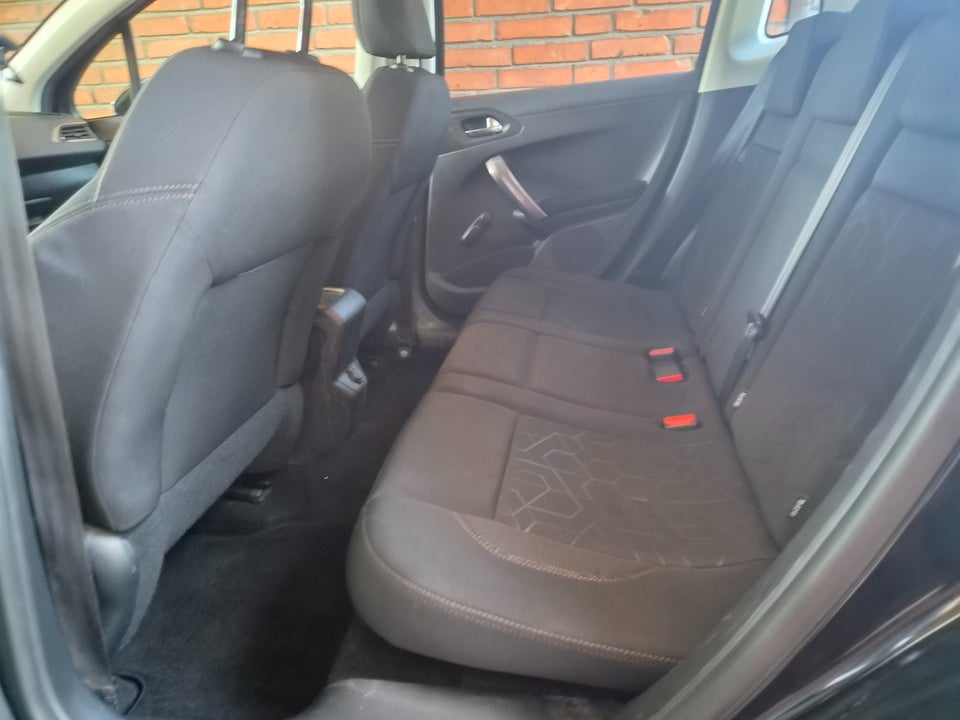 Peugeot 2008 1,2 VTi 82 Active 5d