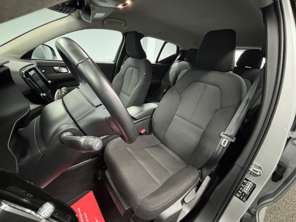 Volvo XC40 2,0 T4 190 Momentum aut. 5d