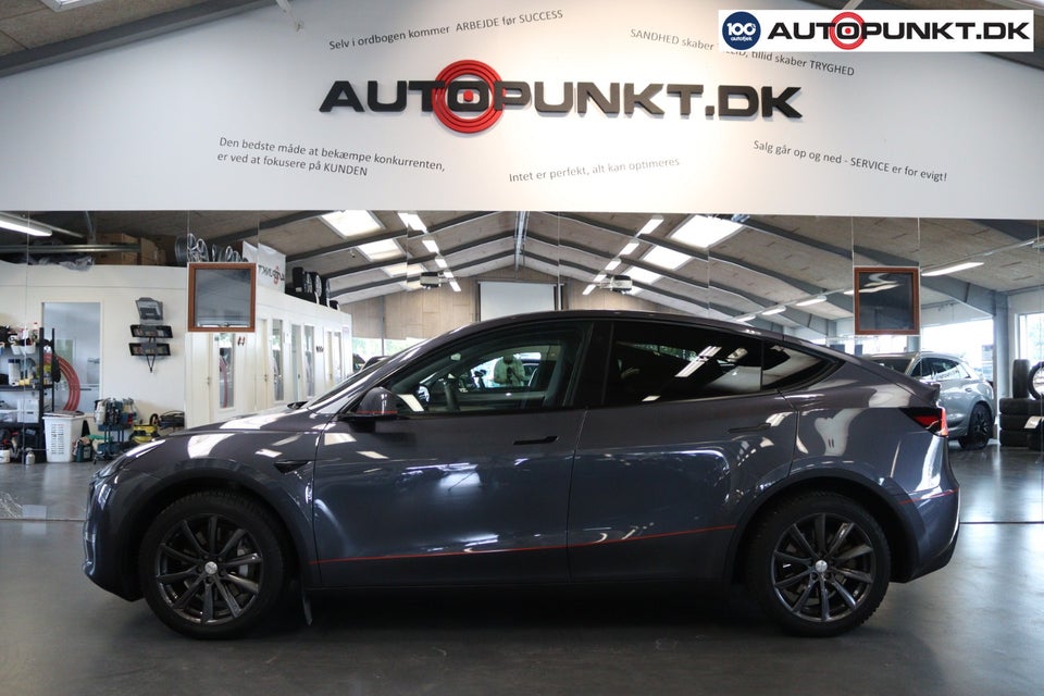 Tesla Model Y Long Range AWD 5d