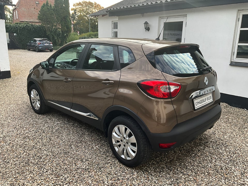 Renault Captur 0,9 TCe 90 Expression 5d