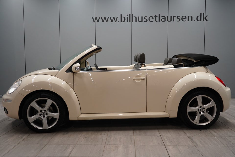 VW New Beetle 1,6 Trendline Cabriolet 2d