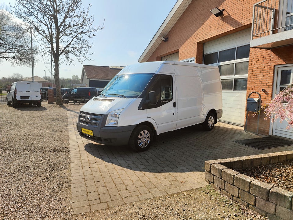 Ford Transit 300M Van 2,2 TDCi 125 Ambiente FWD 4d