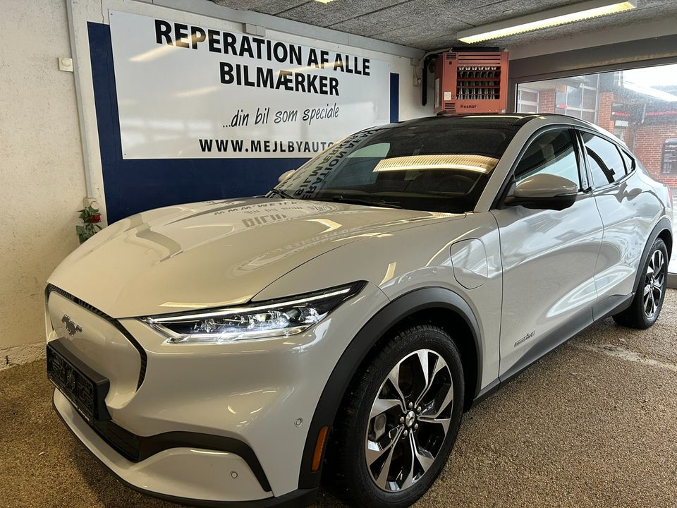 Ford Mustang Mach-E 70 Standard Range 5d