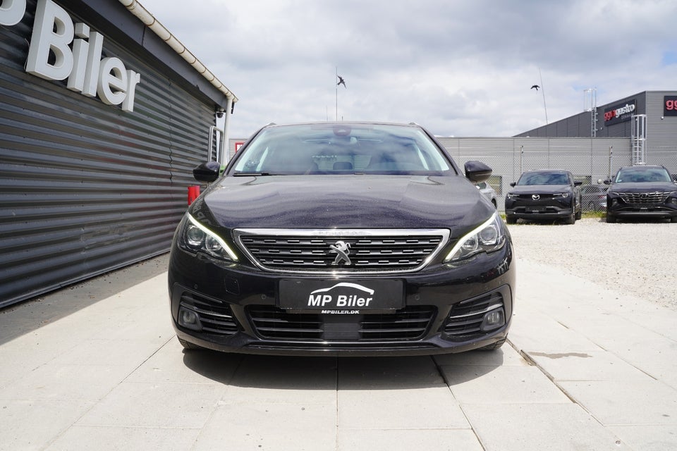 Peugeot 308 1,5 BlueHDi 130 Allure Sky SW 5d