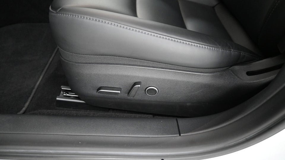 Tesla Model 3 Long Range AWD 4d