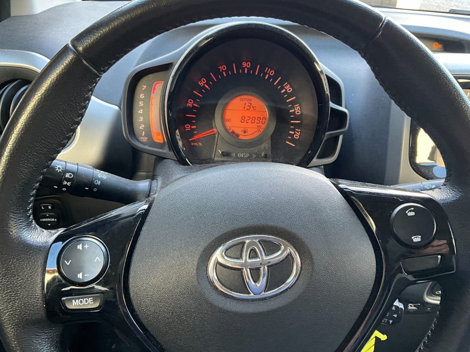 Toyota Aygo 1,0 VVT-i x-play 5d