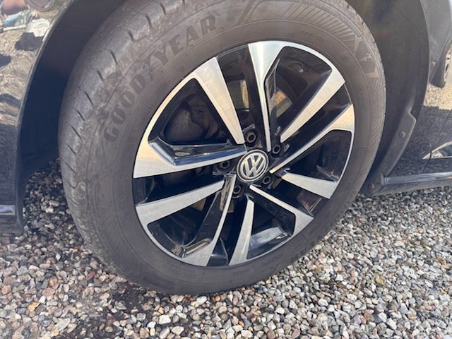 VW Golf VII 1,6 TDi 115 IQ.Drive DSG 5d